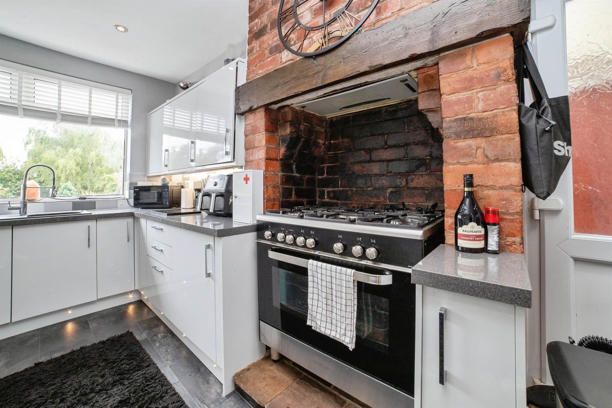 Property at Mansfield Road, Alfreton