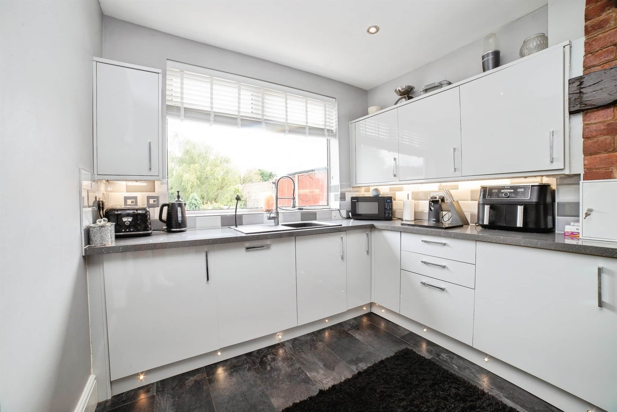Property at Mansfield Road, Alfreton